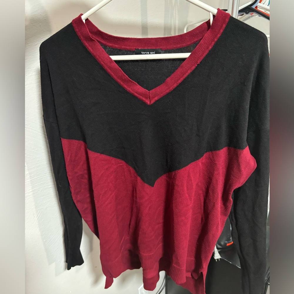 Verve amí Size Medium Red & Black V Nevk Sweater